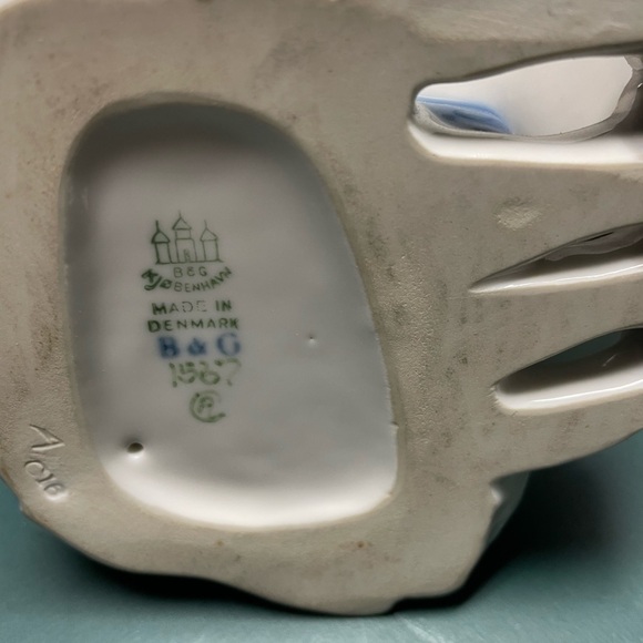 Vintage B&G Bing And Grondahl Children Reading A Book Figurine numbered - Picture 2 of 3